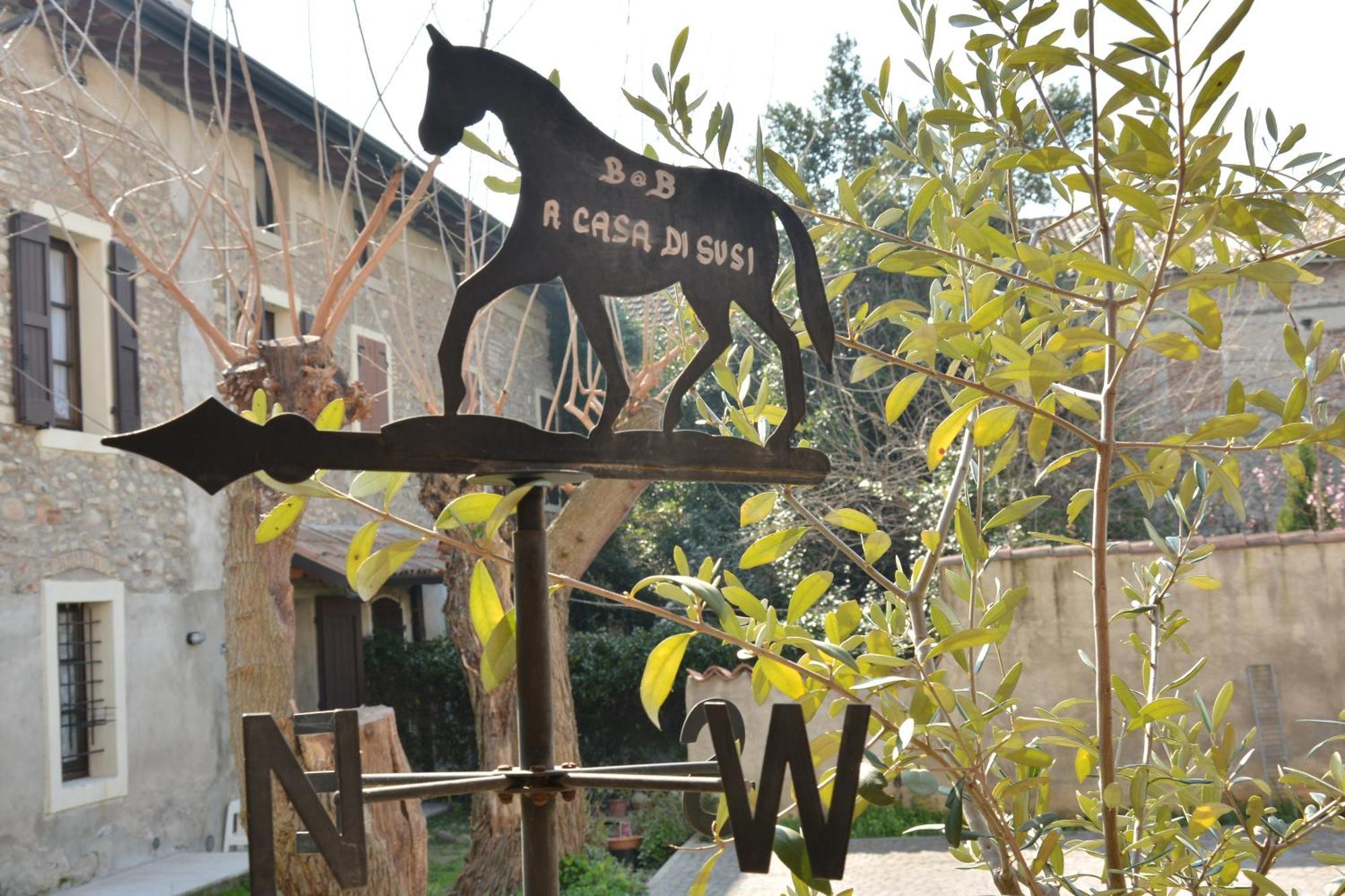 A Casa di Susi Bed & Breakfast Castelnuovo del Garda Ruang foto